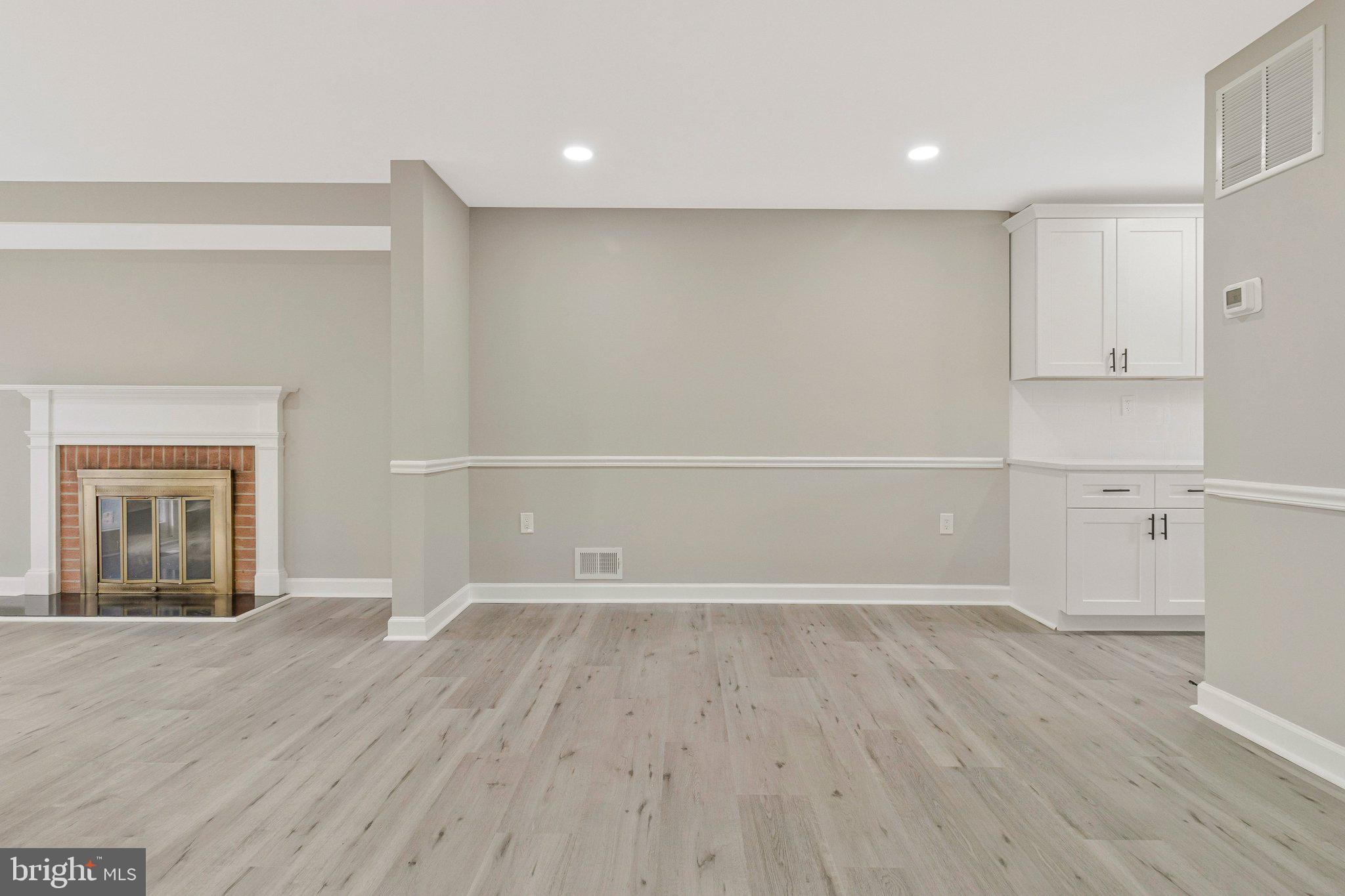 SPRINGFIELD VILLAGE - Residential