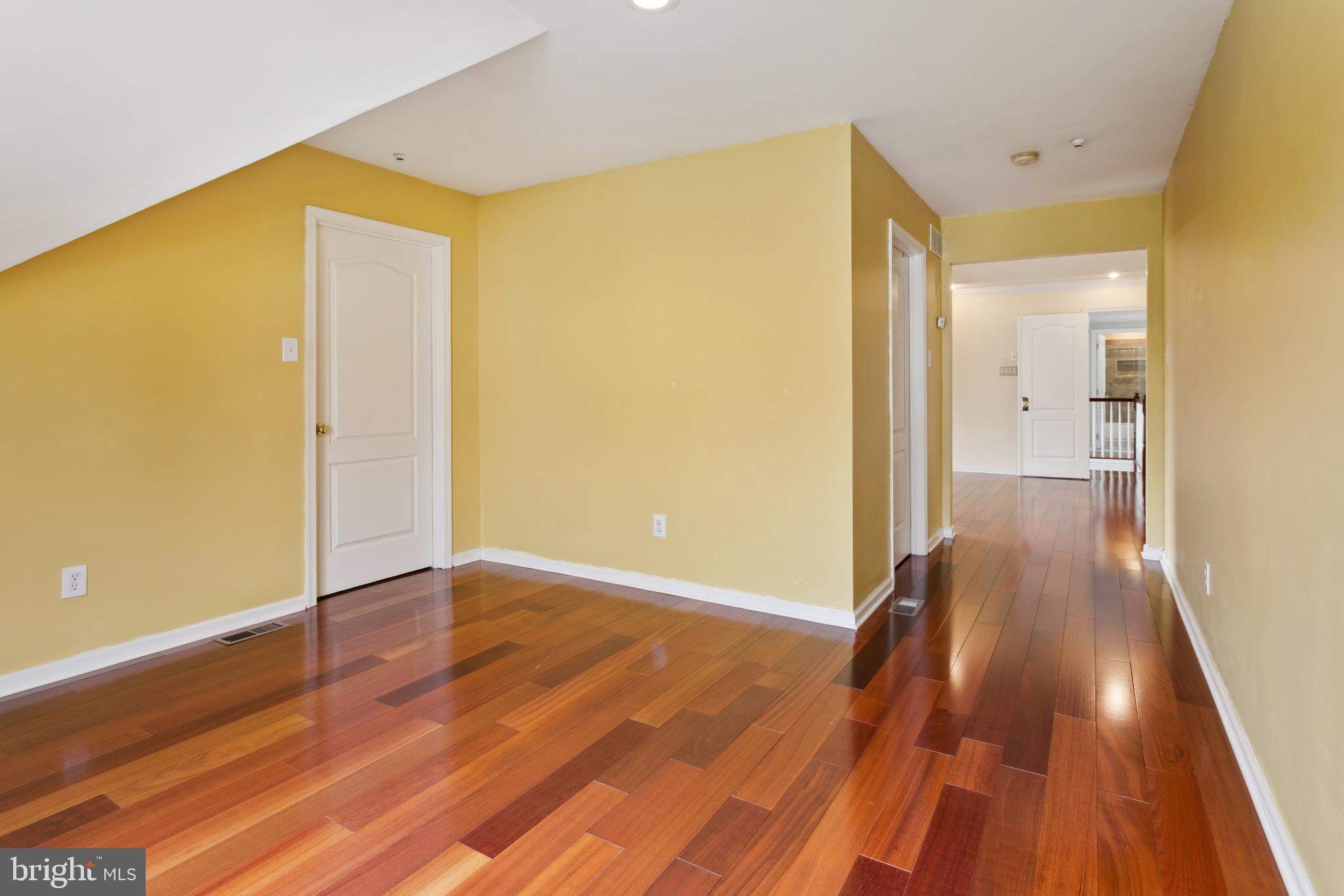 BUCKS CTY COUNTRYC - Residential