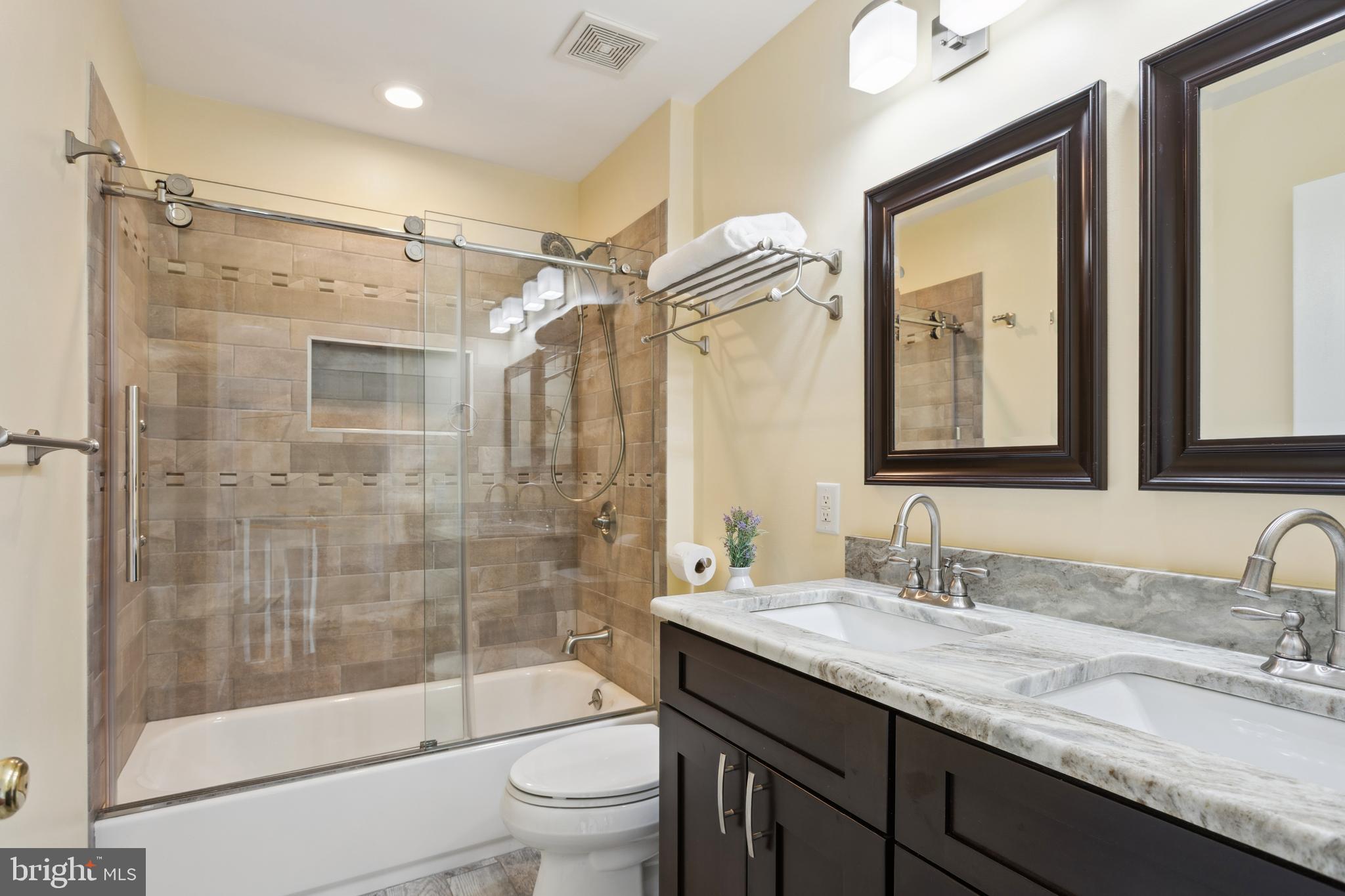 BUCKS CTY COUNTRYC - Residential