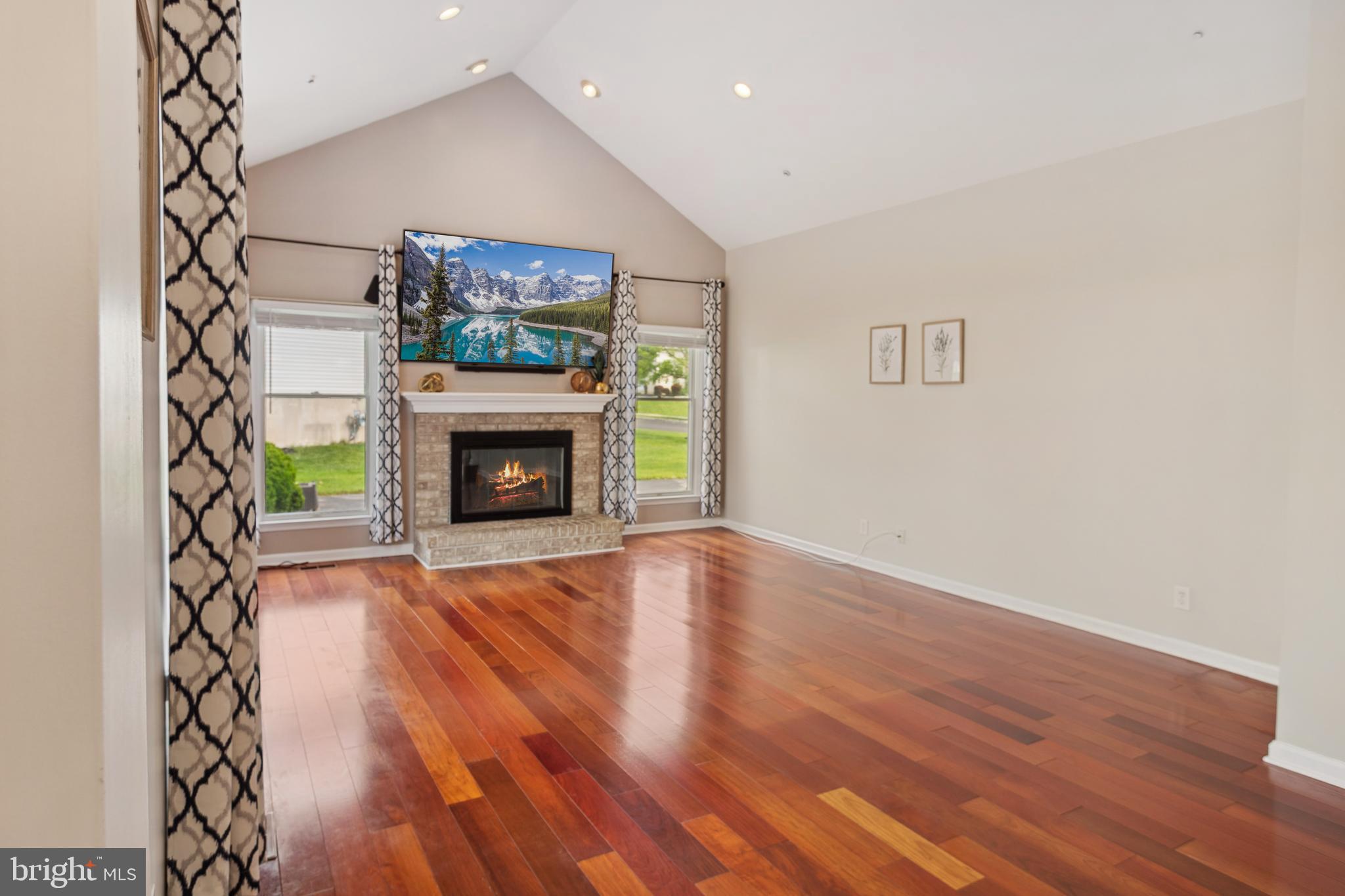 BUCKS CTY COUNTRYC - Residential