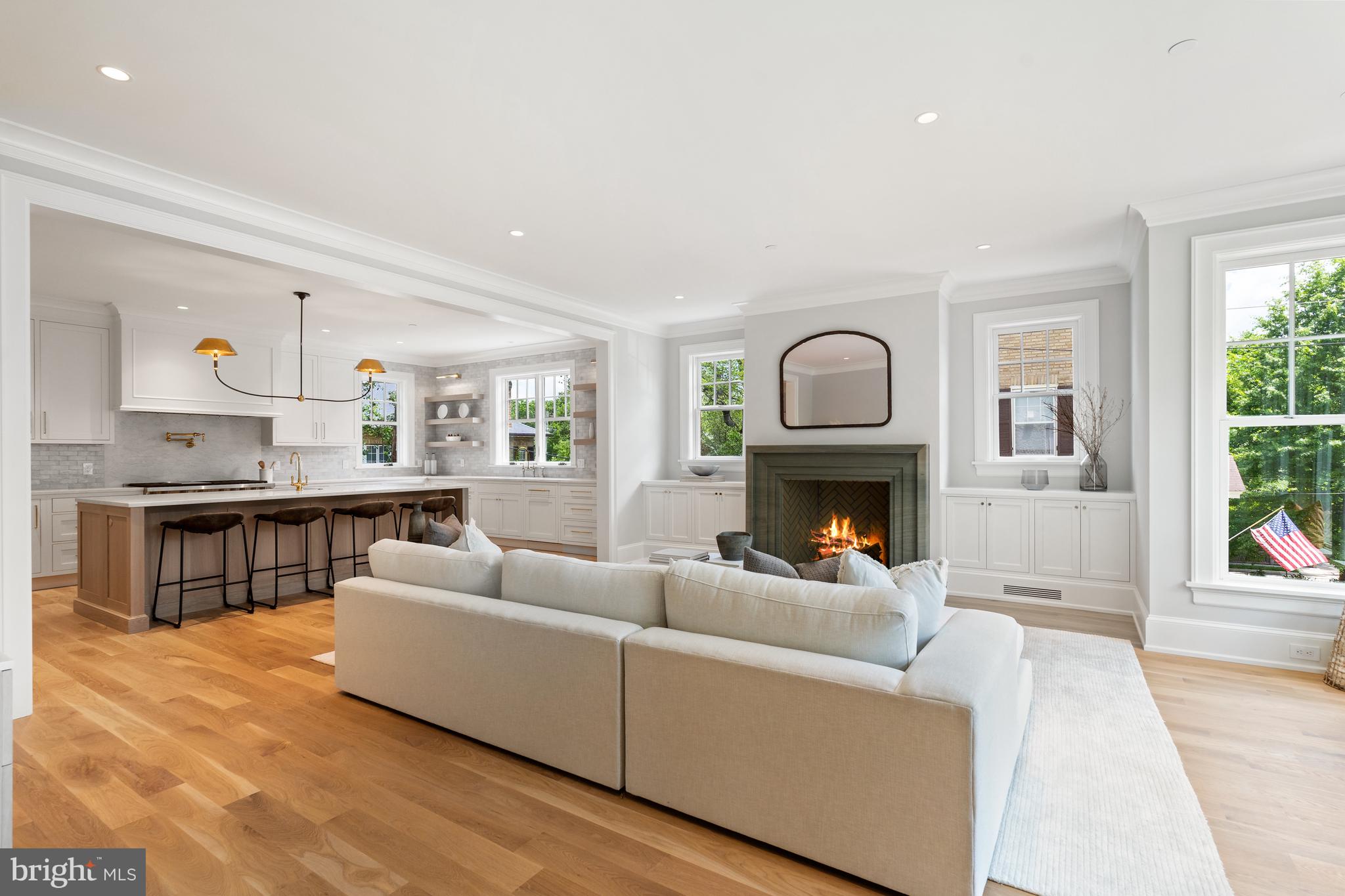 CHEVY CHASE - Residential