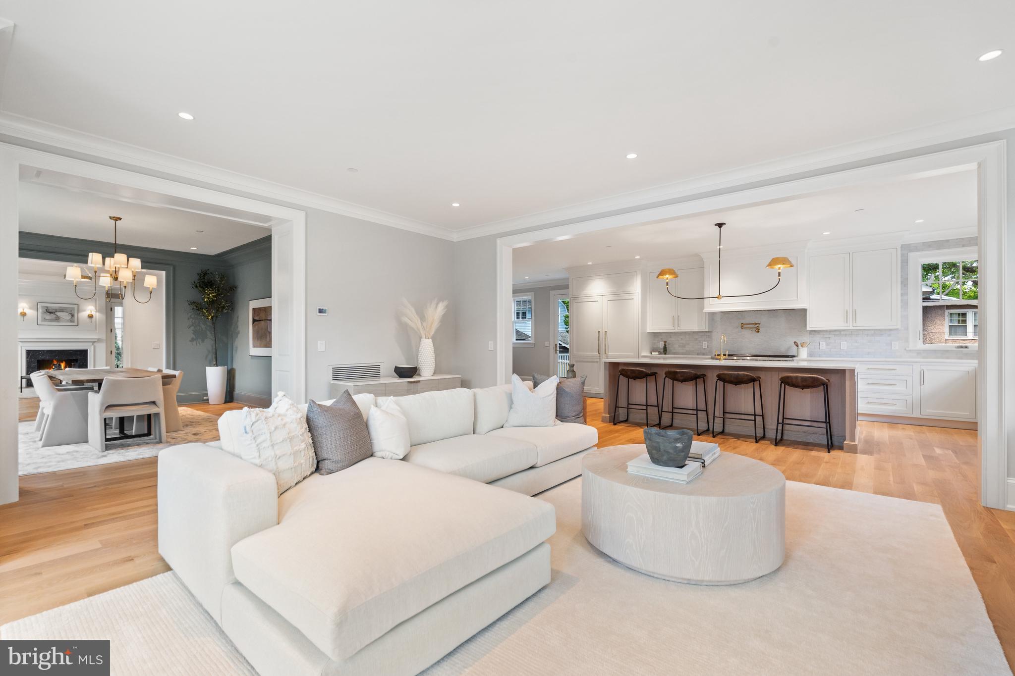 CHEVY CHASE - Residential