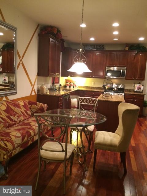 WOODSTREAM - Residential Lease