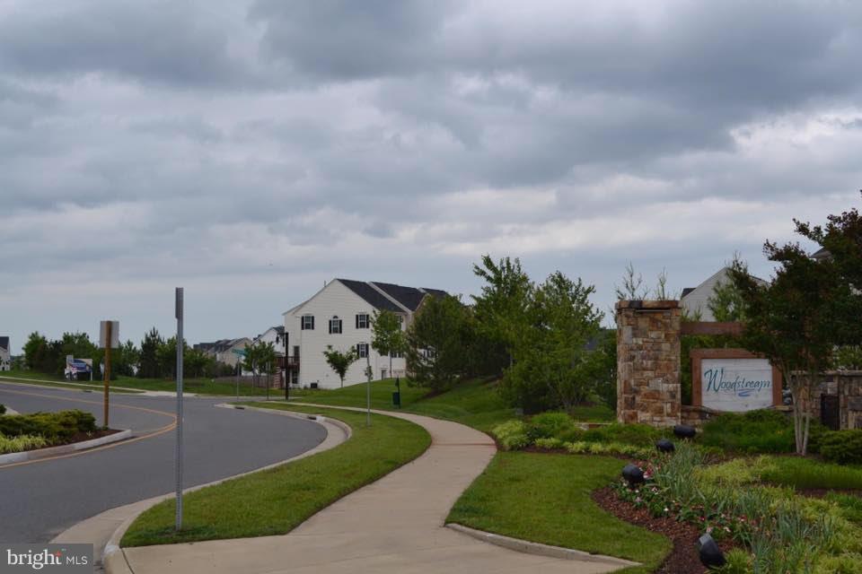 WOODSTREAM - Residential Lease