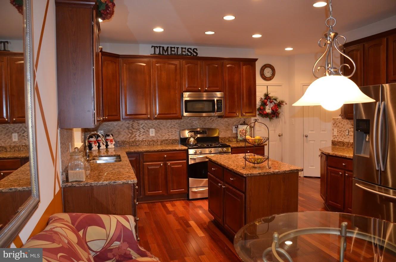 WOODSTREAM - Residential Lease