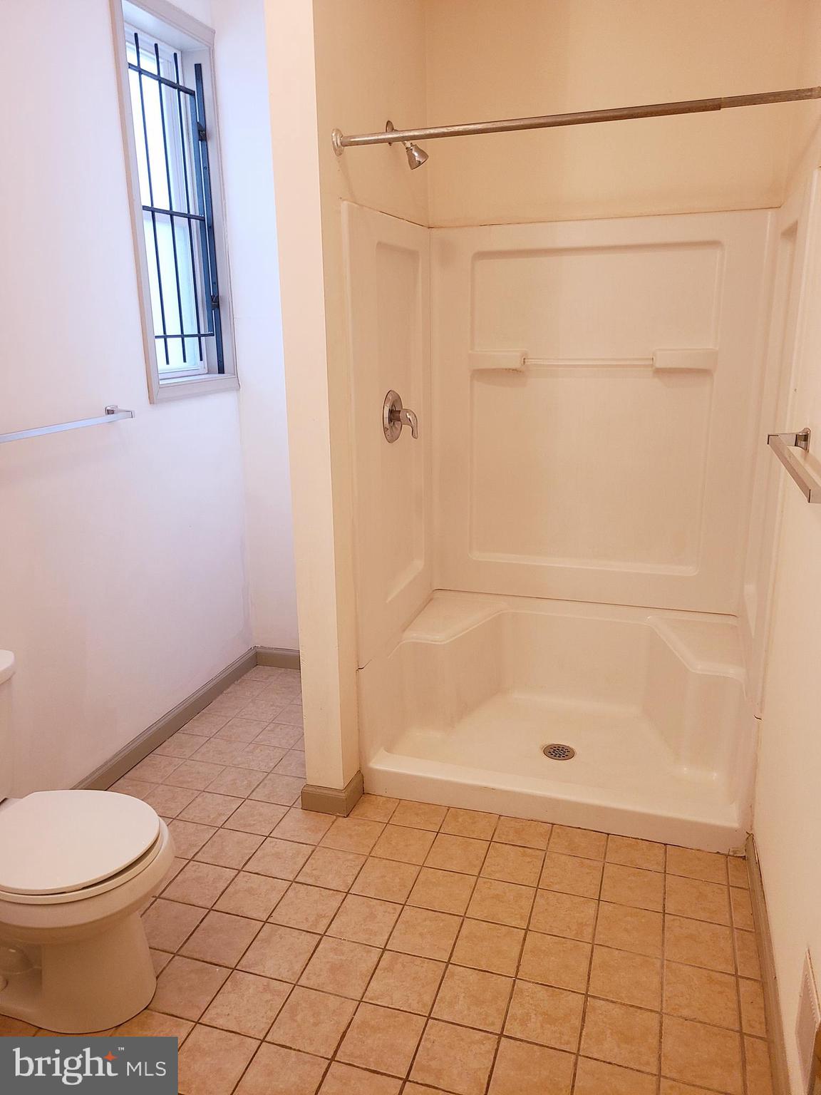 TEMPLE UNIVERSITY - Residential Lease