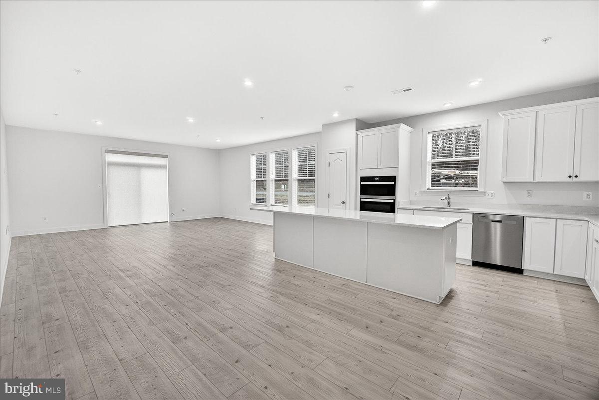 ROSEHILL MANOR - Residential