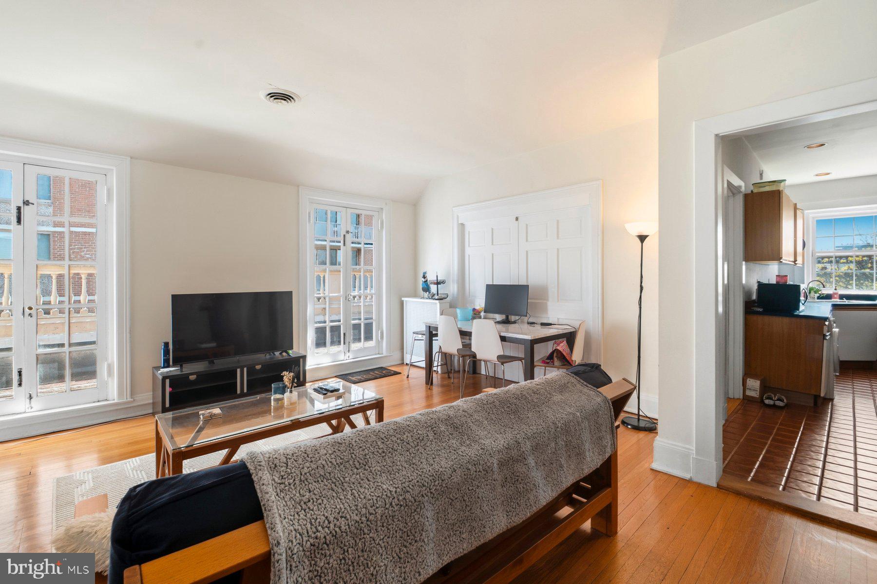 CHARLES VILLAGE - Residential