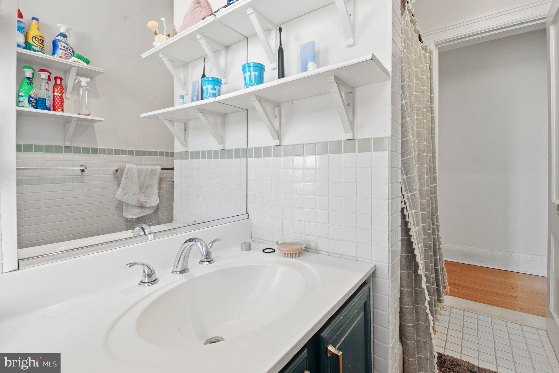 CHARLES VILLAGE - Residential