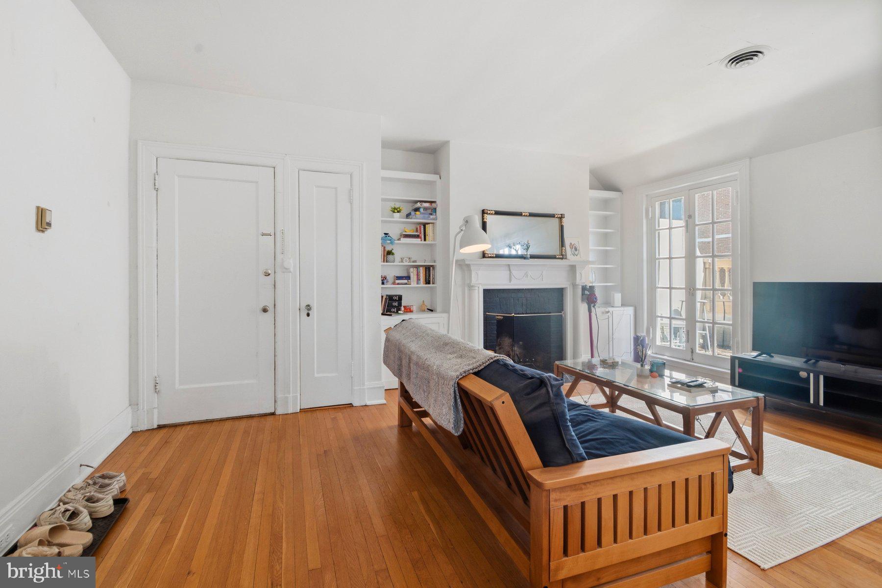 CHARLES VILLAGE - Residential