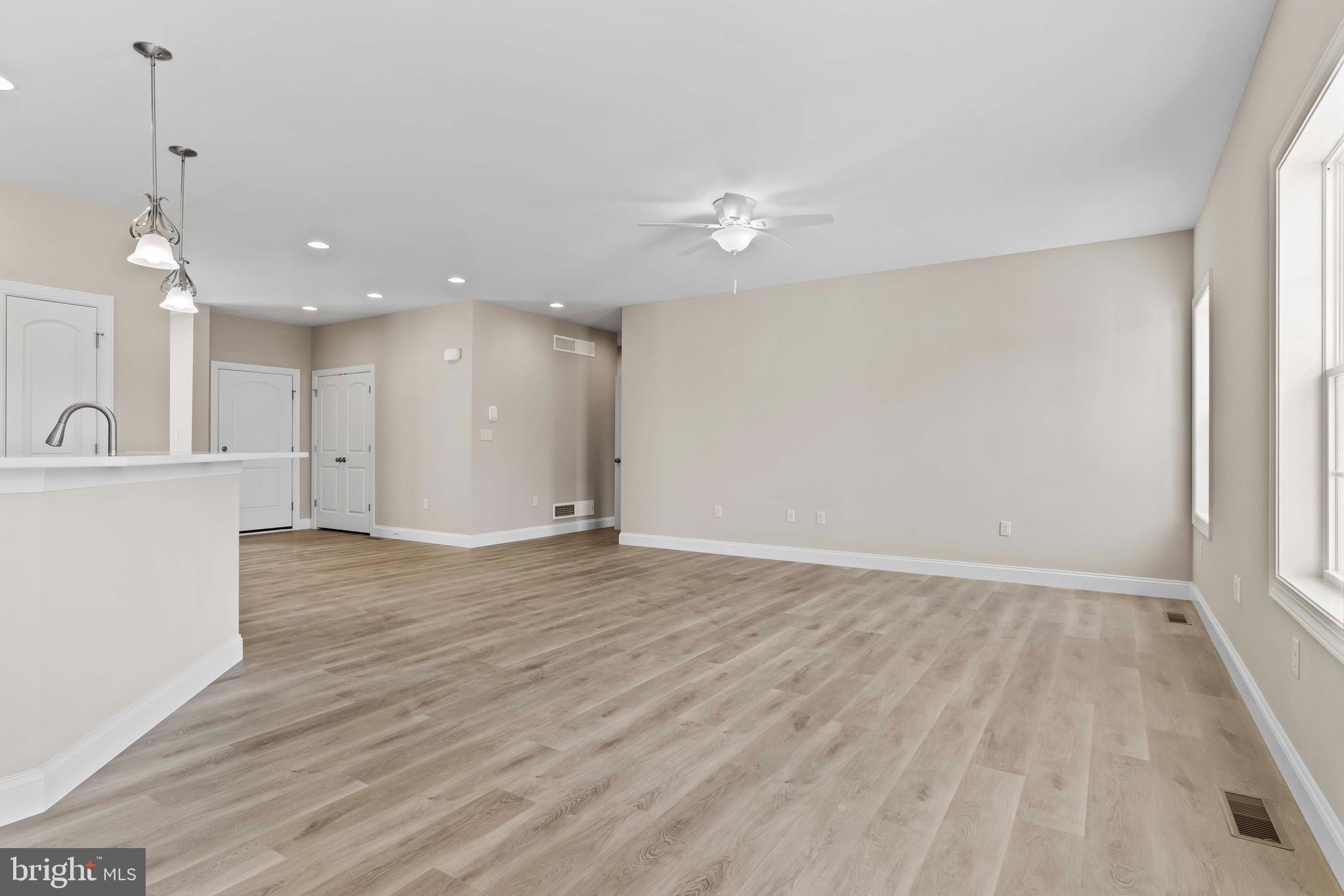 THE MEADOWS AT COLONIAL CLUB - Residential