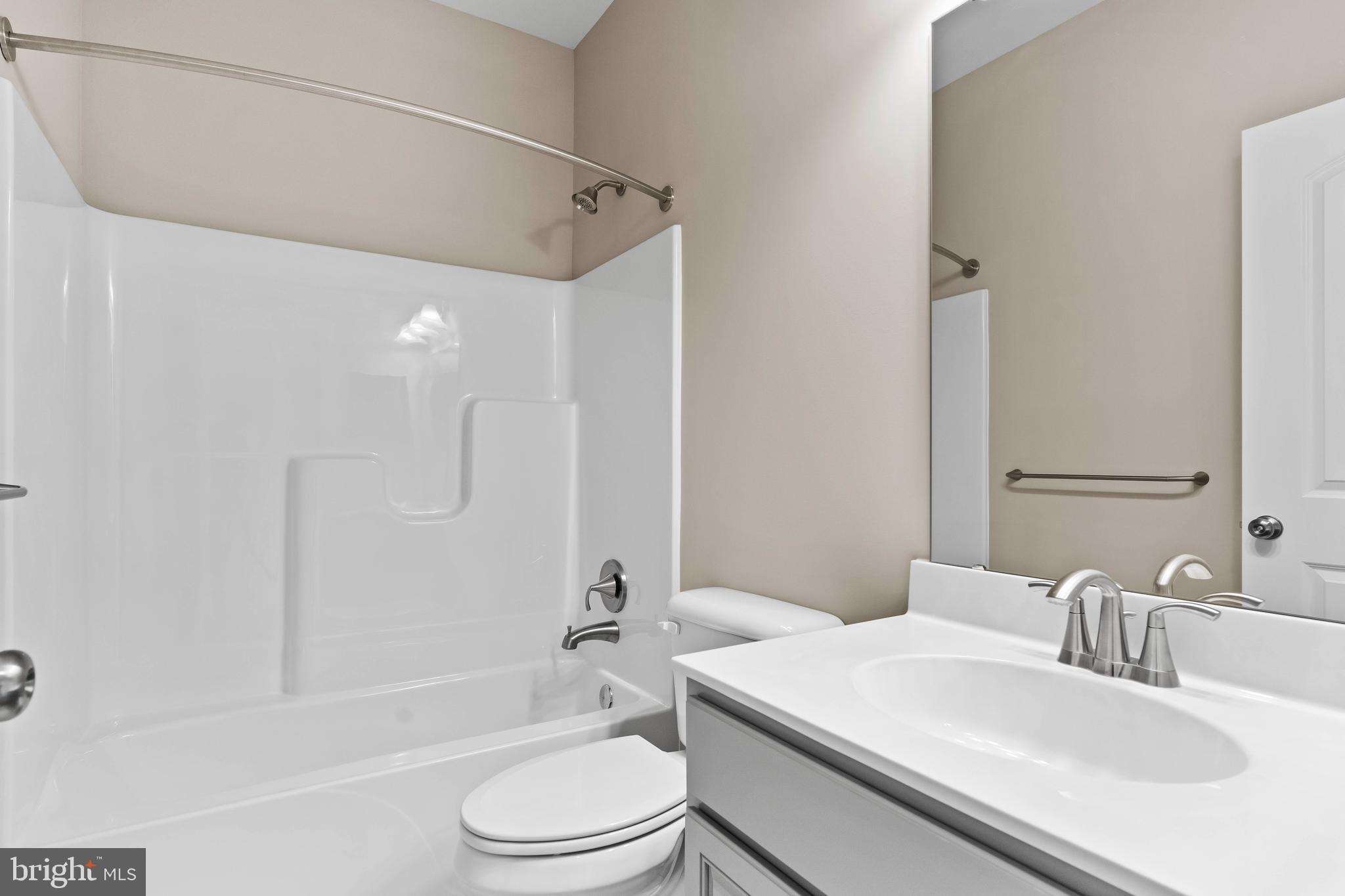 THE MEADOWS AT COLONIAL CLUB - Residential