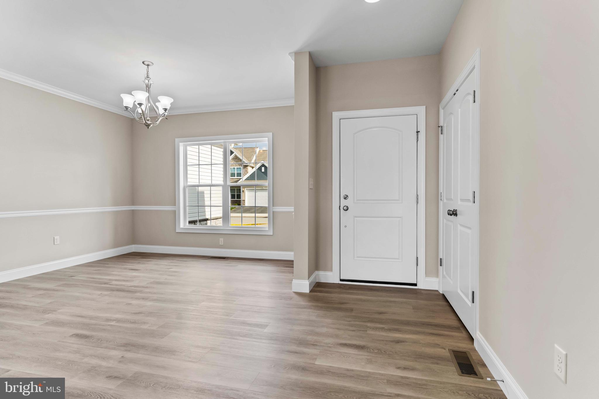 THE MEADOWS AT COLONIAL CLUB - Residential