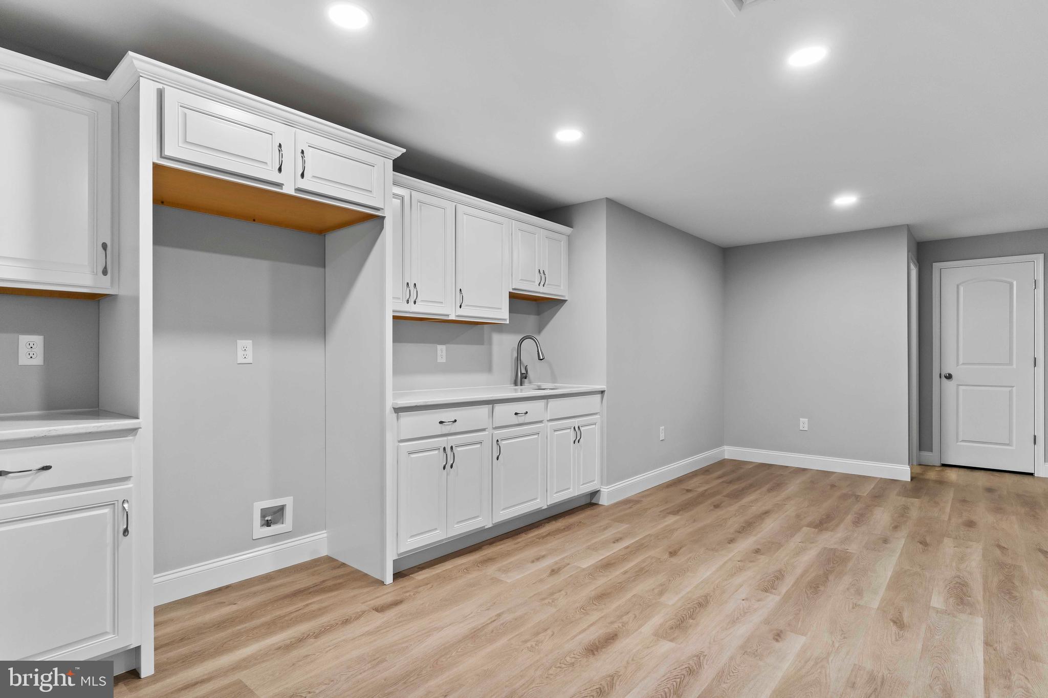 THE MEADOWS AT COLONIAL CLUB - Residential