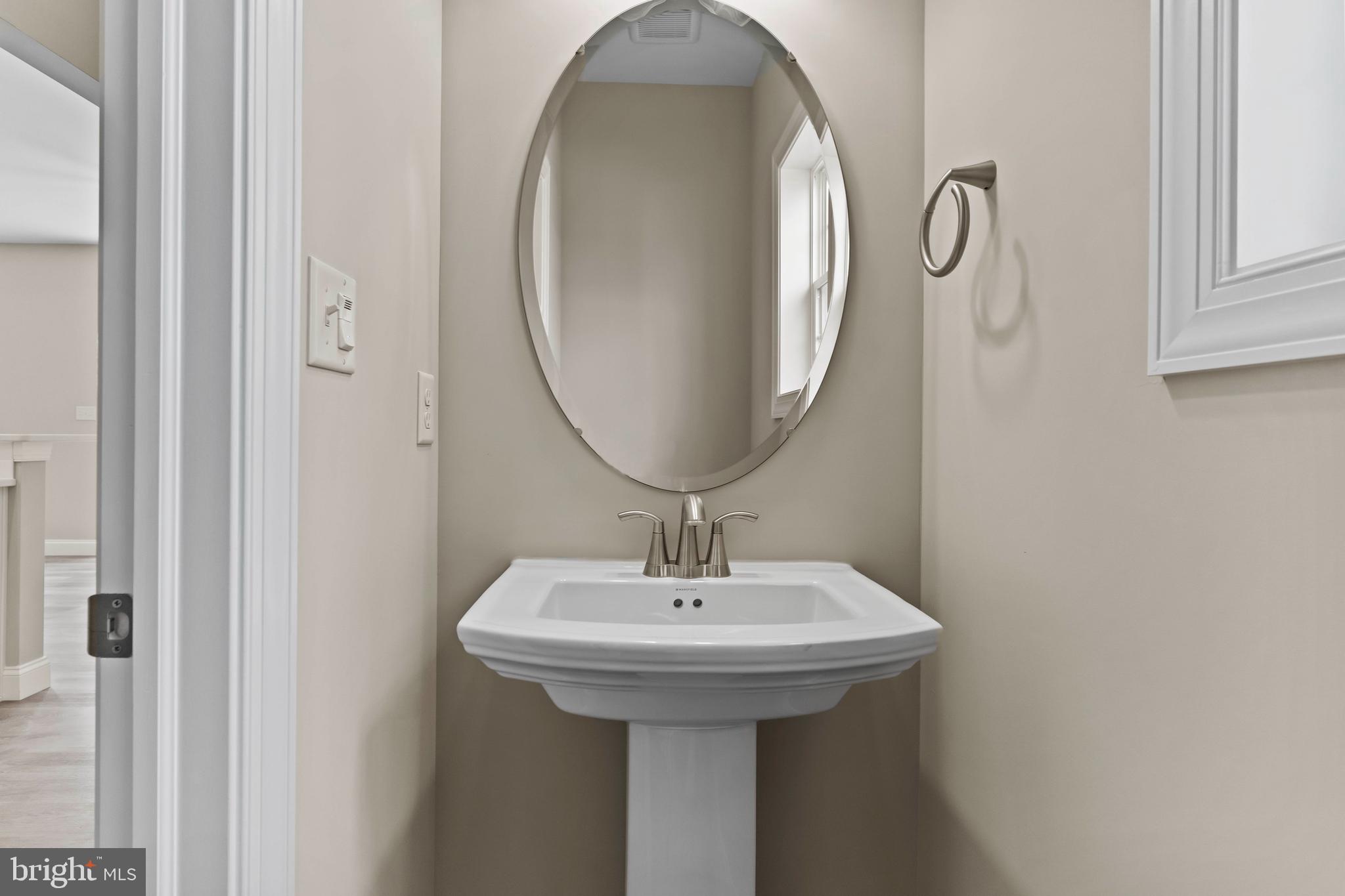 THE MEADOWS AT COLONIAL CLUB - Residential