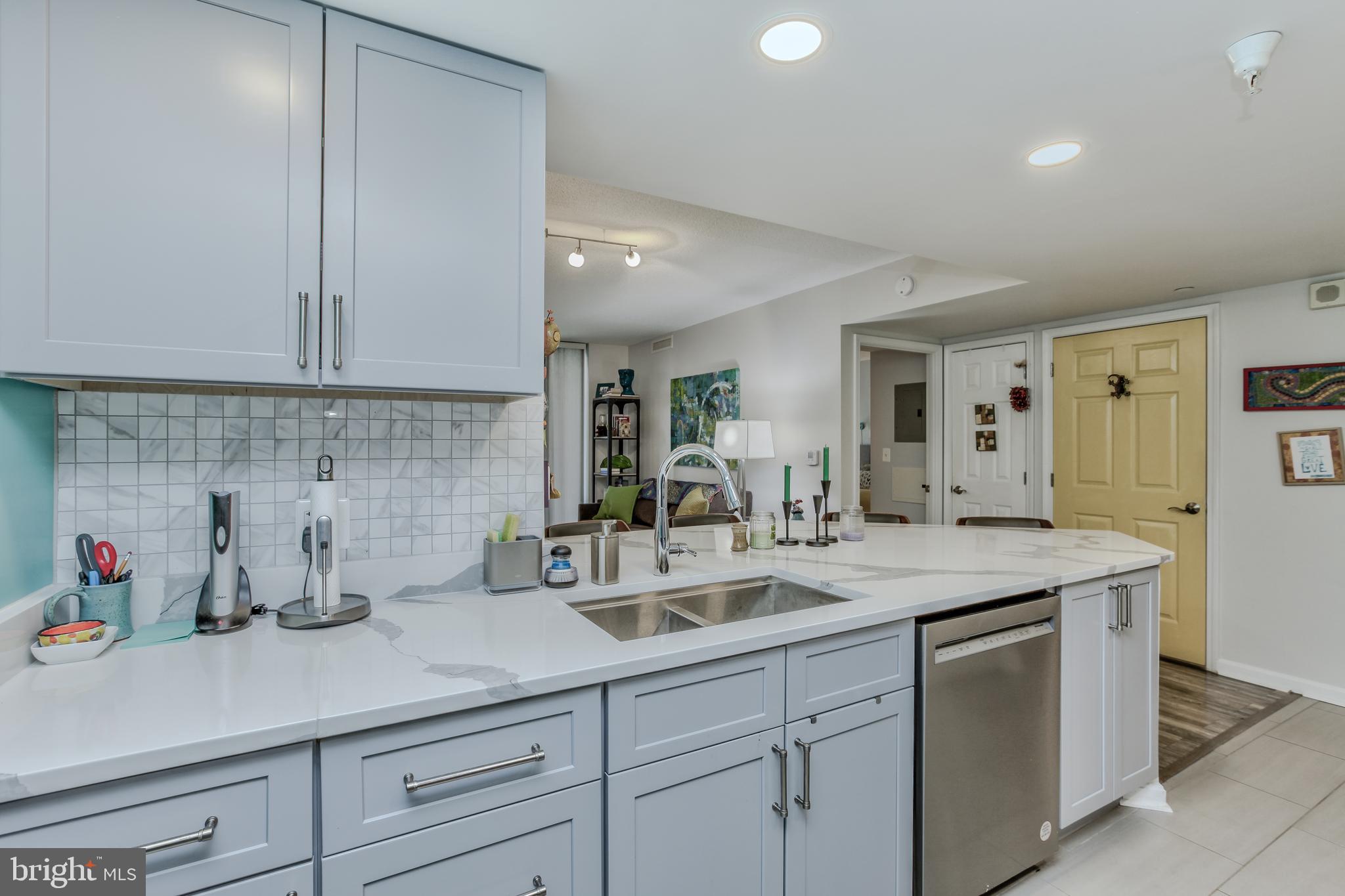 GALLERY AT WHITE FLINT - Residential