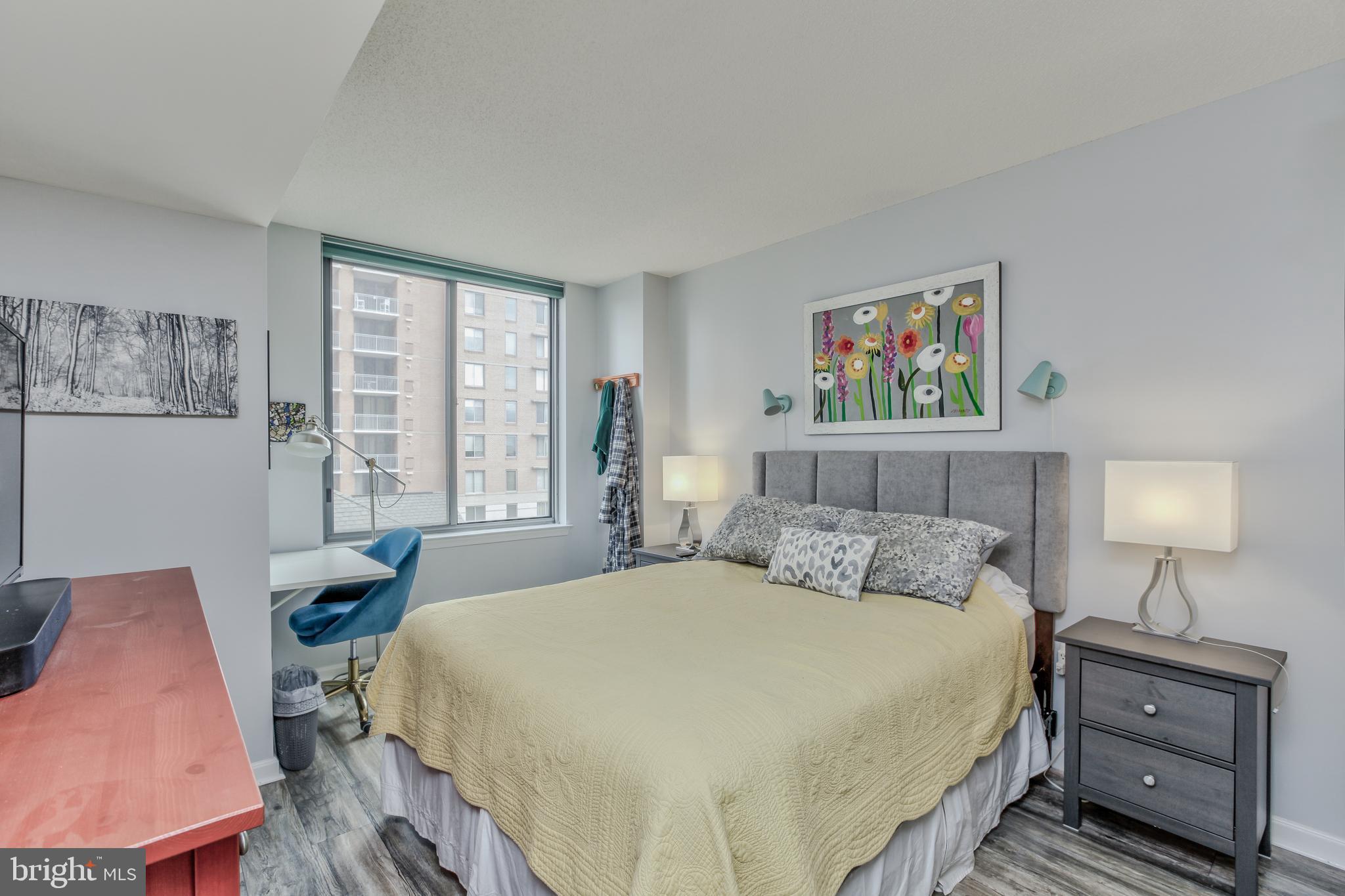 GALLERY AT WHITE FLINT - Residential