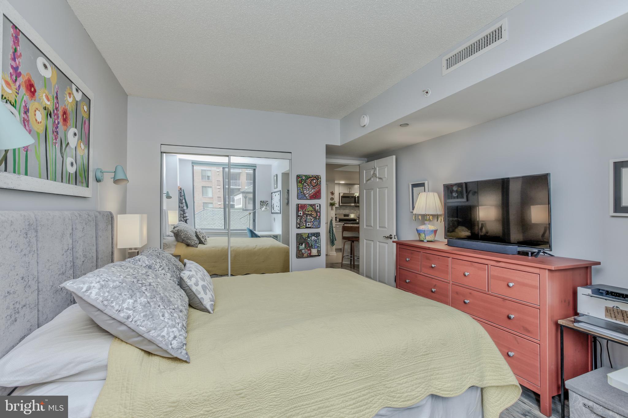 GALLERY AT WHITE FLINT - Residential