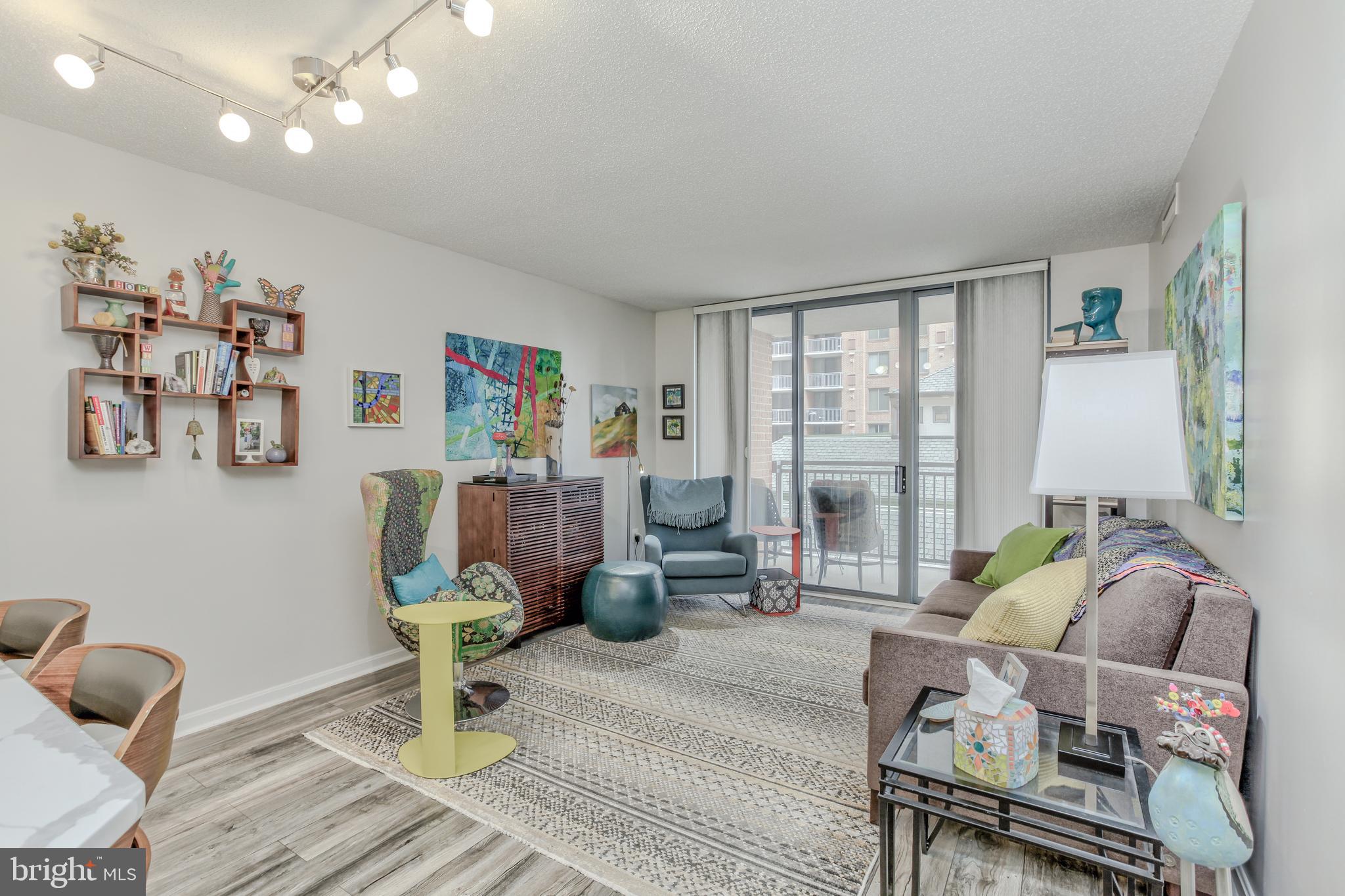 GALLERY AT WHITE FLINT - Residential