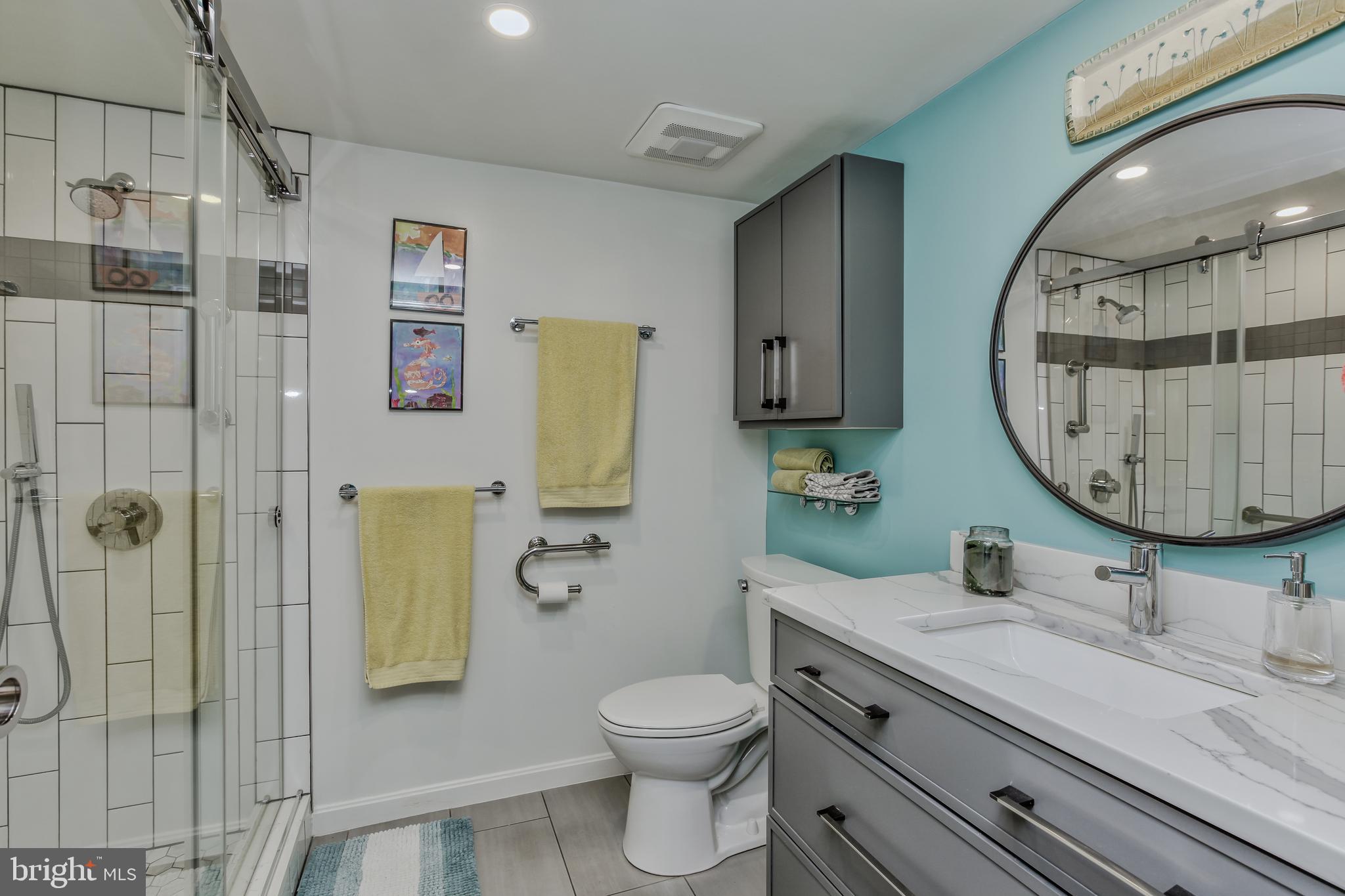 GALLERY AT WHITE FLINT - Residential