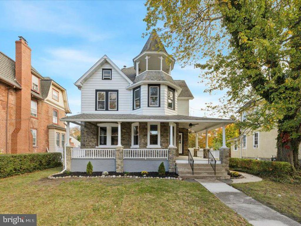 Photo of 405 N Swarthmore Avenue, RIDLEY PARK, PA 19078 (MLS # PADE2102764)