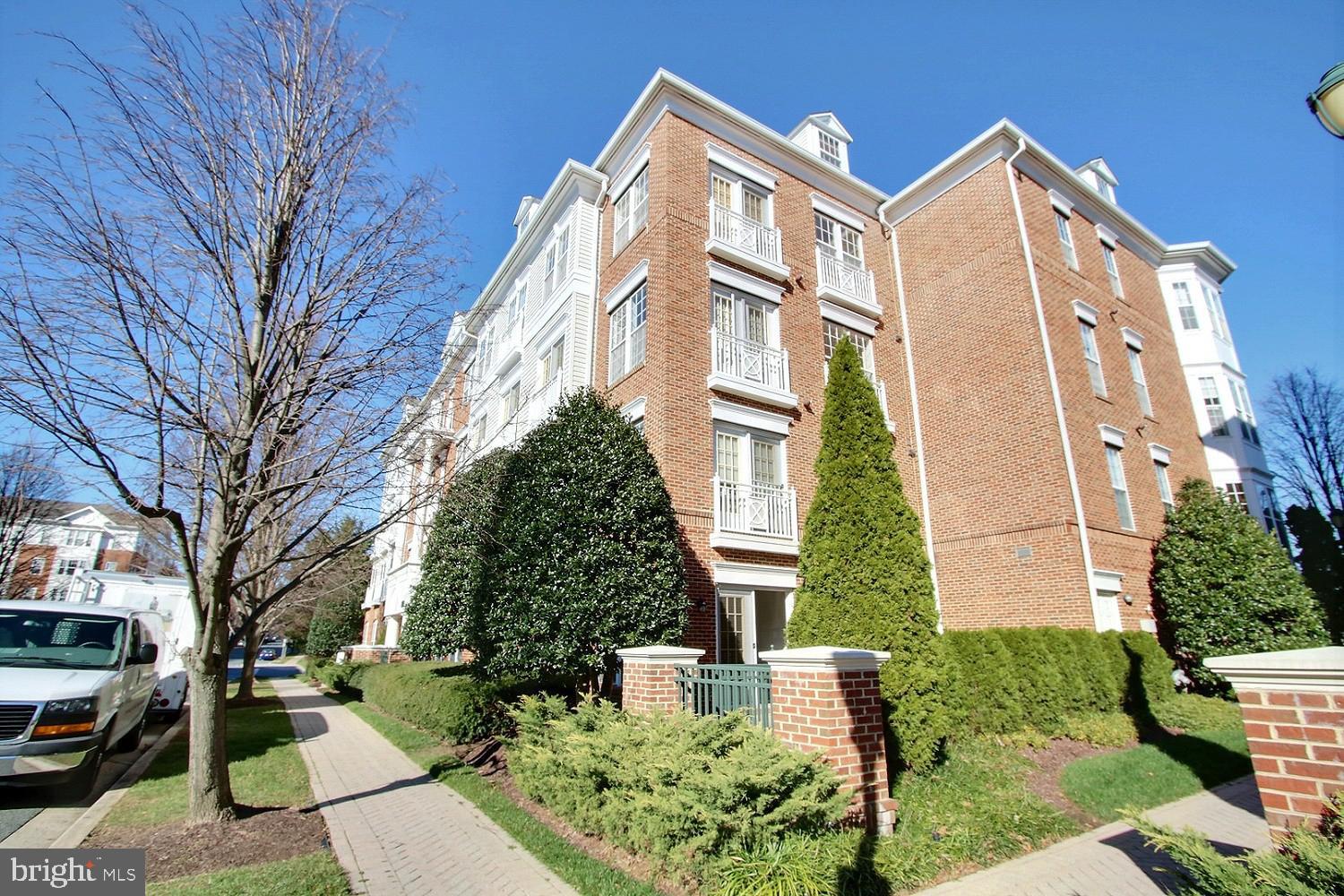 KING FARM VILLAGE - Residential