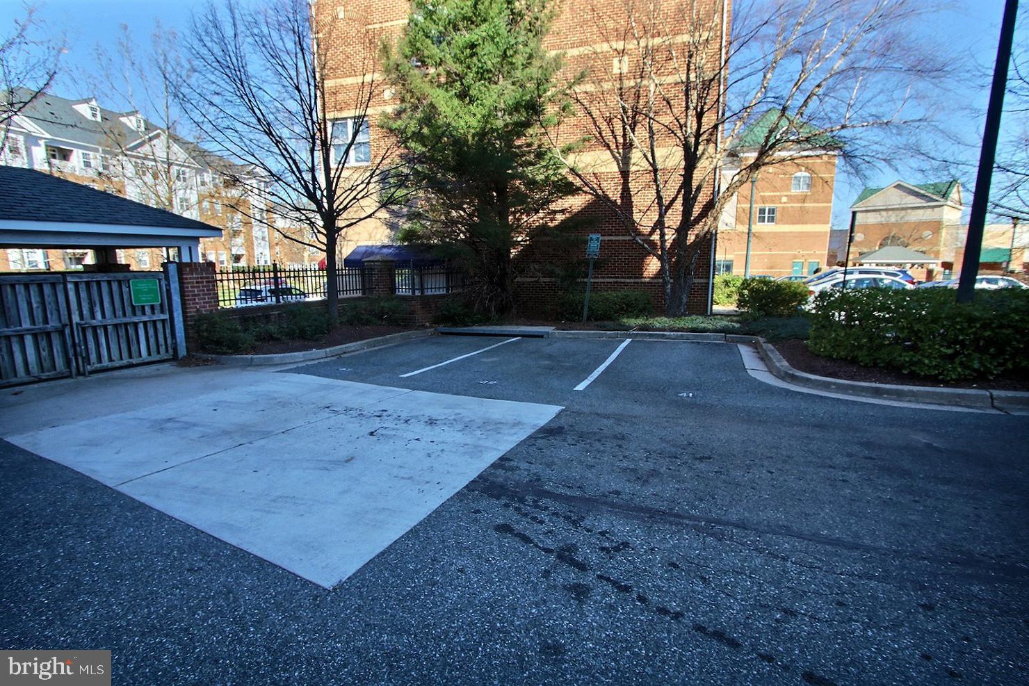 KING FARM VILLAGE - Residential