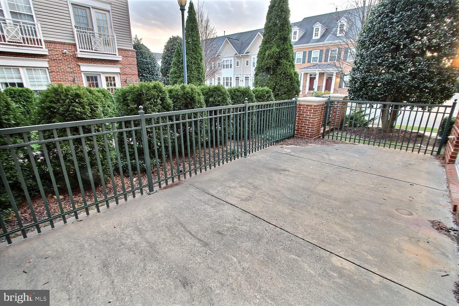 KING FARM VILLAGE - Residential