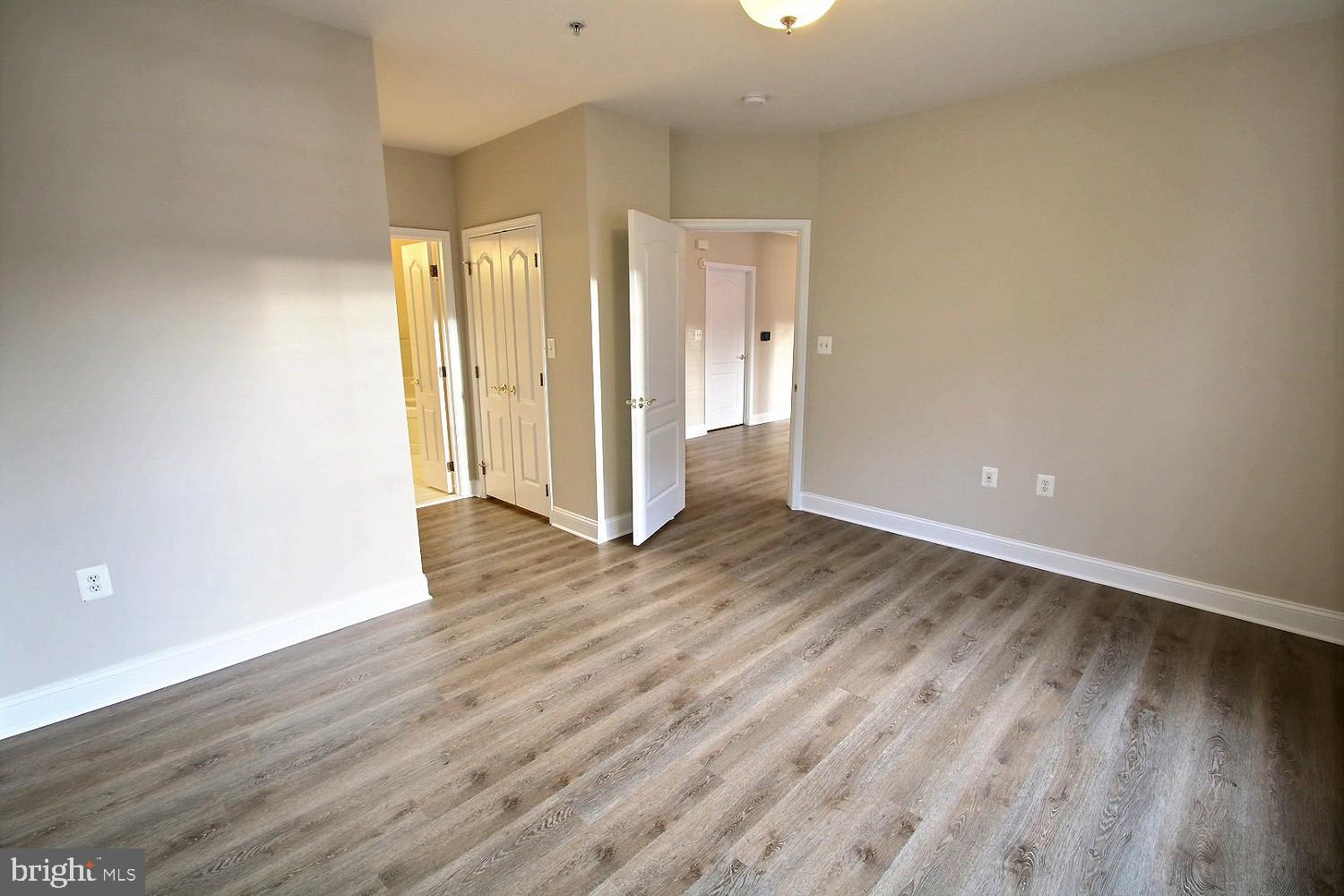 KING FARM VILLAGE - Residential