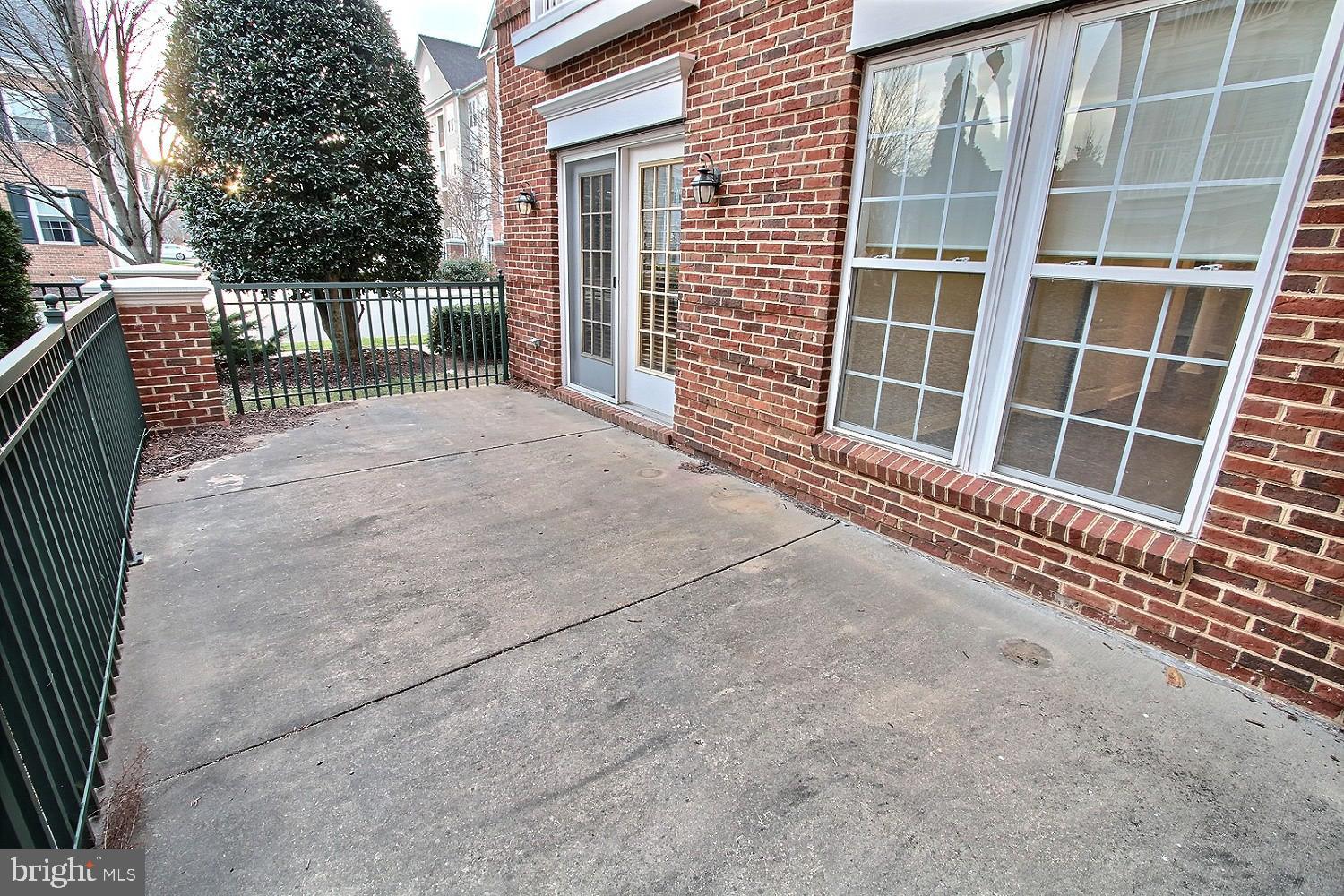 KING FARM VILLAGE - Residential