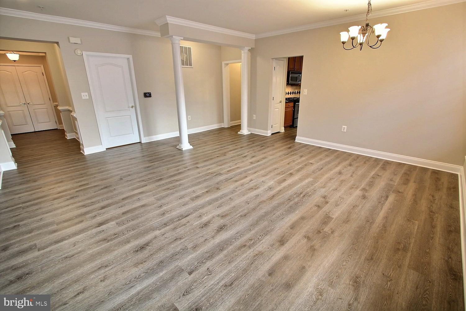 KING FARM VILLAGE - Residential