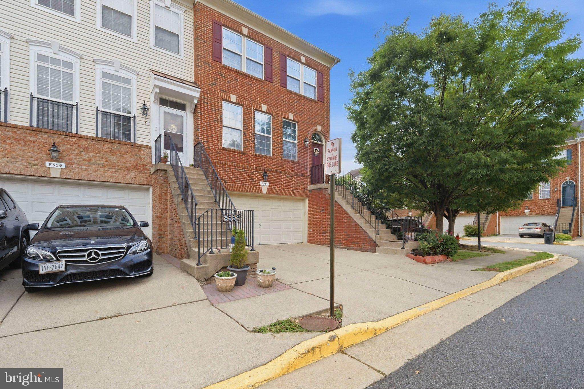 8561 WYNGATE MANOR COURT