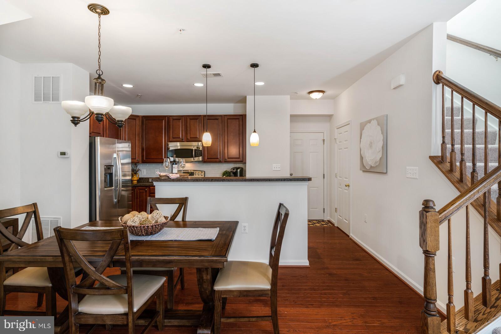 CENTREVILLE CROSSING - Residential