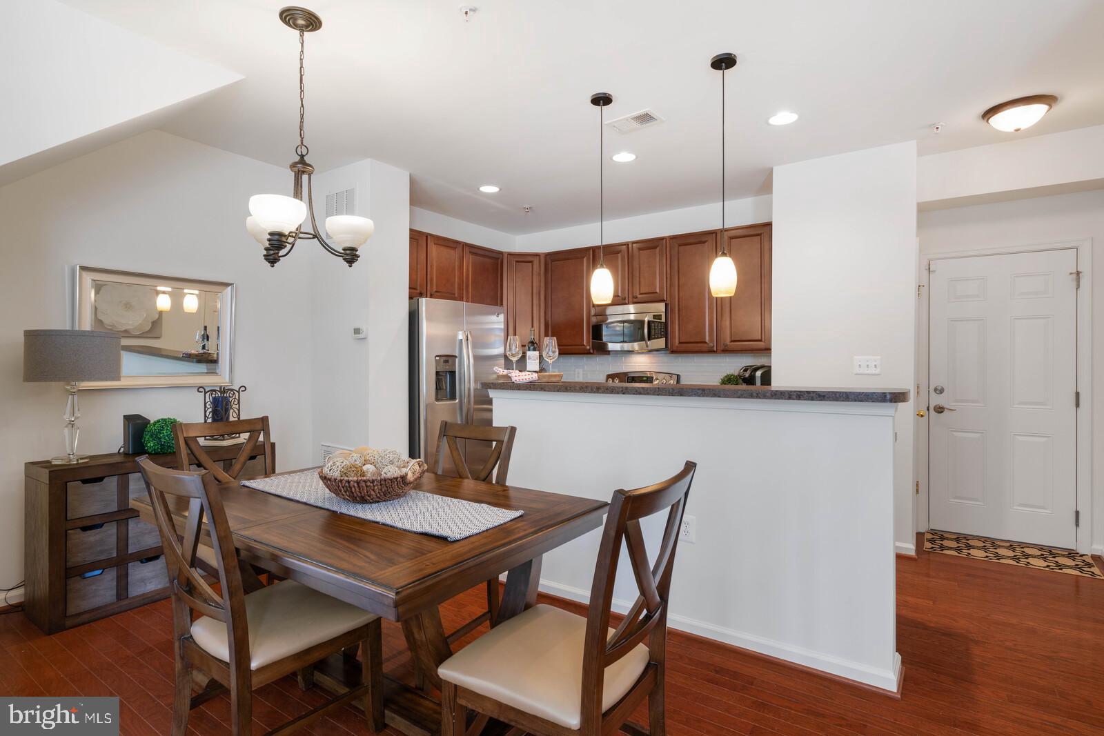 CENTREVILLE CROSSING - Residential