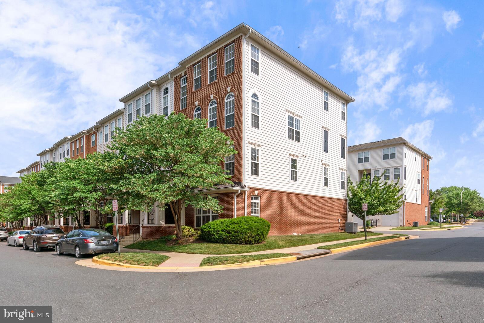 CENTREVILLE CROSSING - Residential