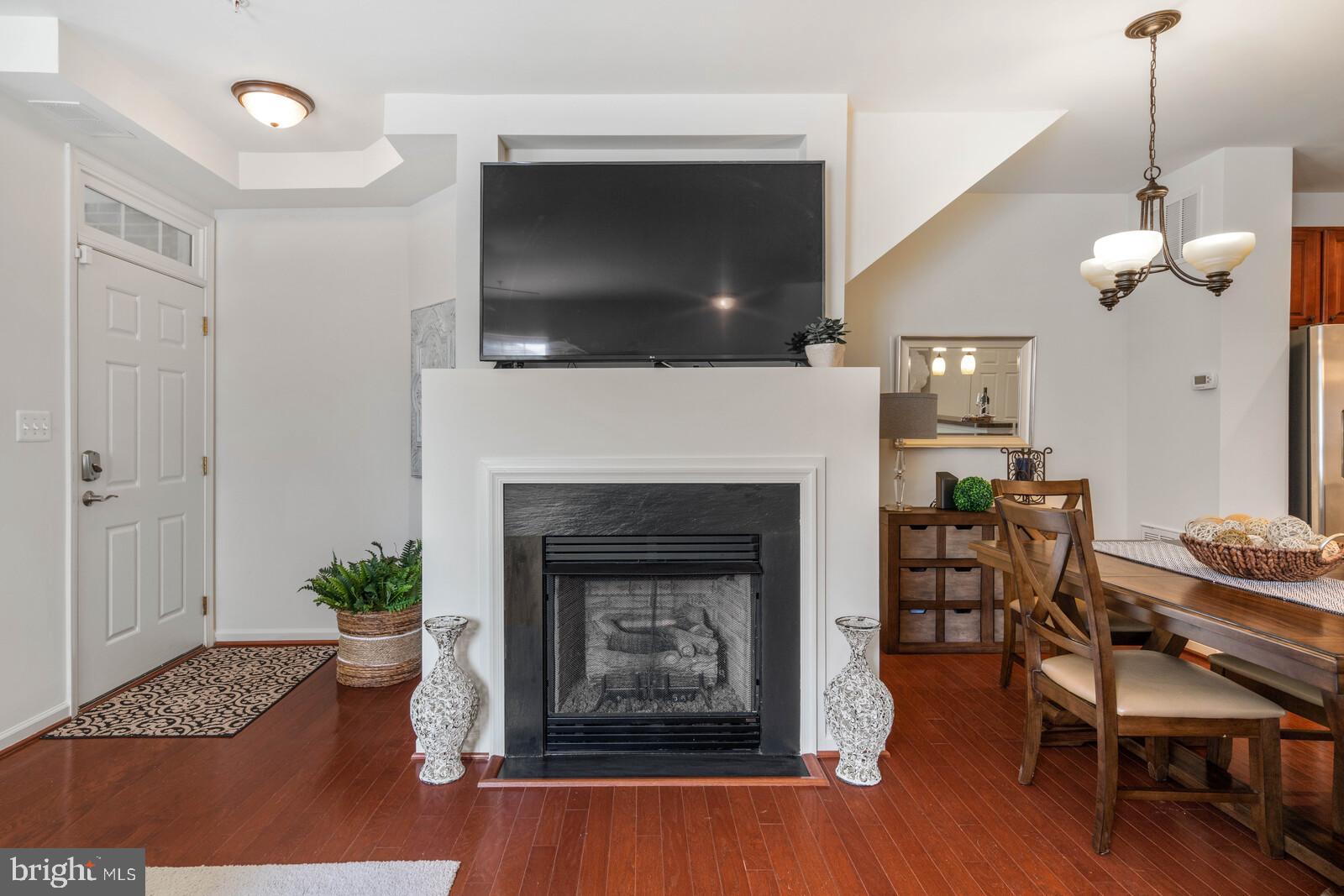 CENTREVILLE CROSSING - Residential