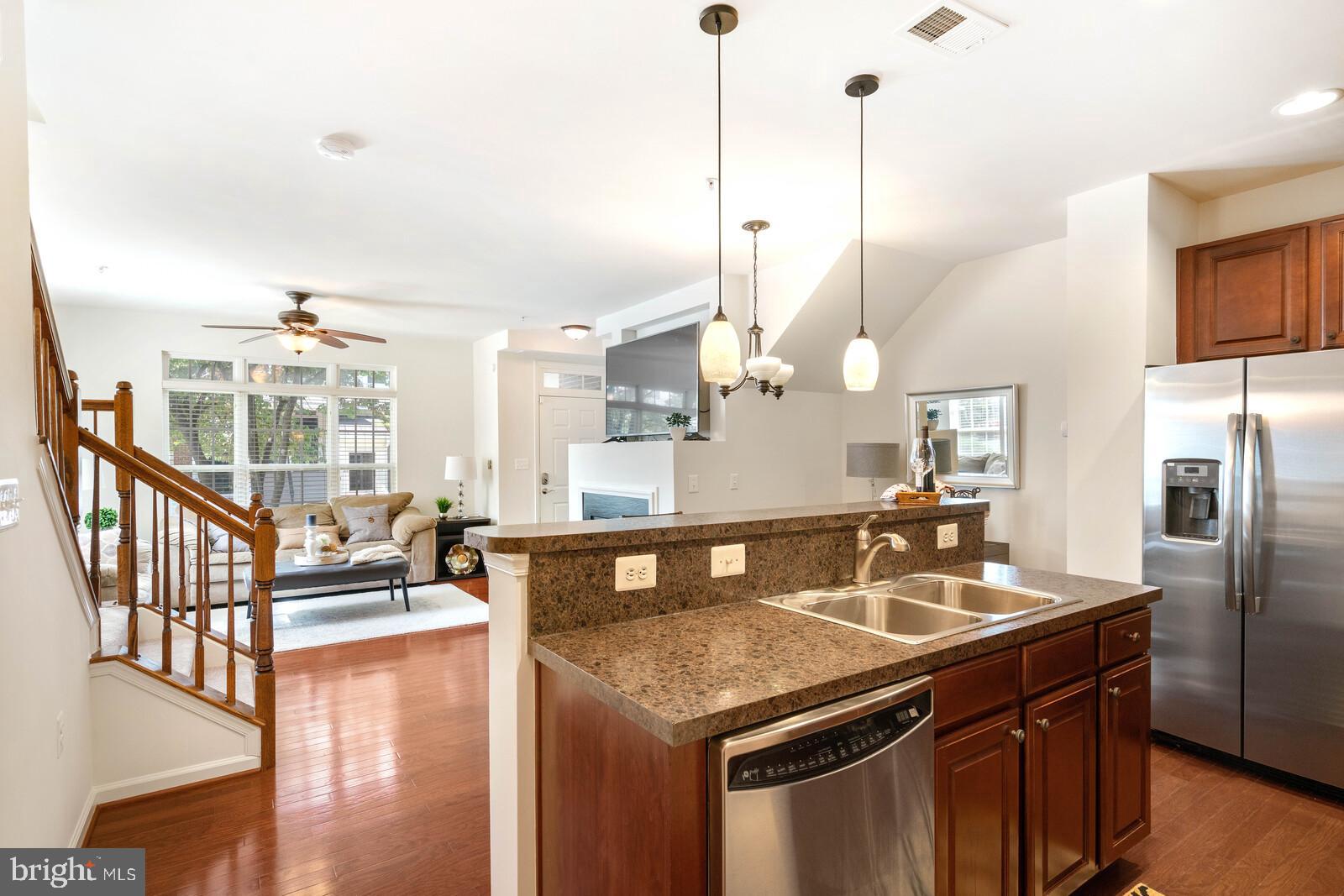 CENTREVILLE CROSSING - Residential