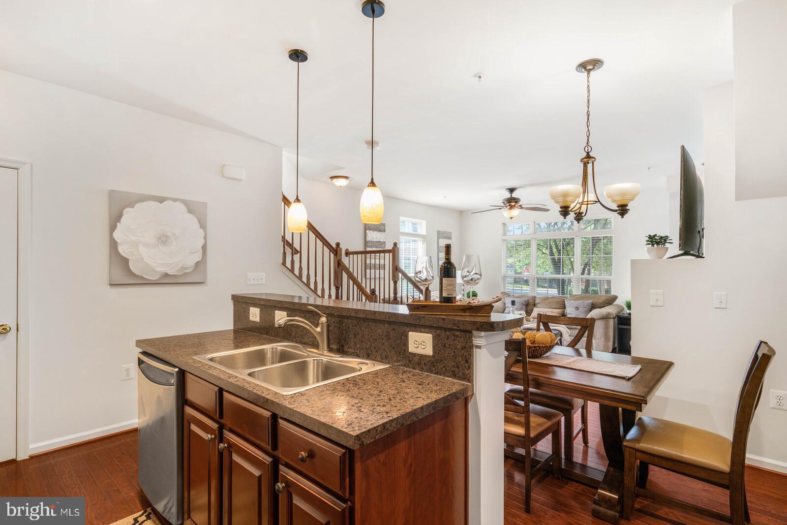 CENTREVILLE CROSSING - Residential