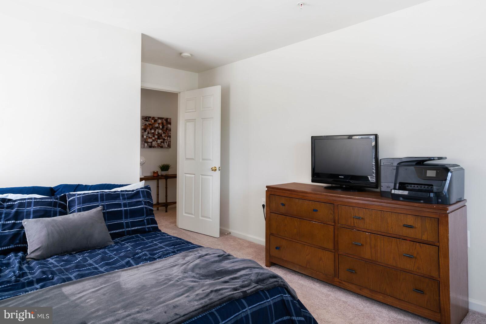 CENTREVILLE CROSSING - Residential