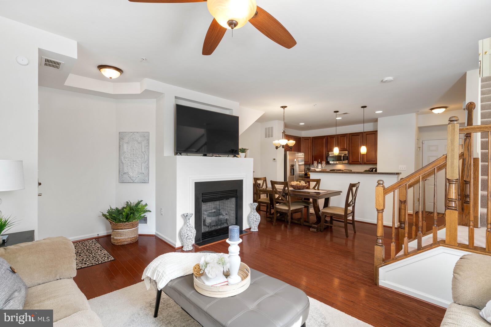 CENTREVILLE CROSSING - Residential