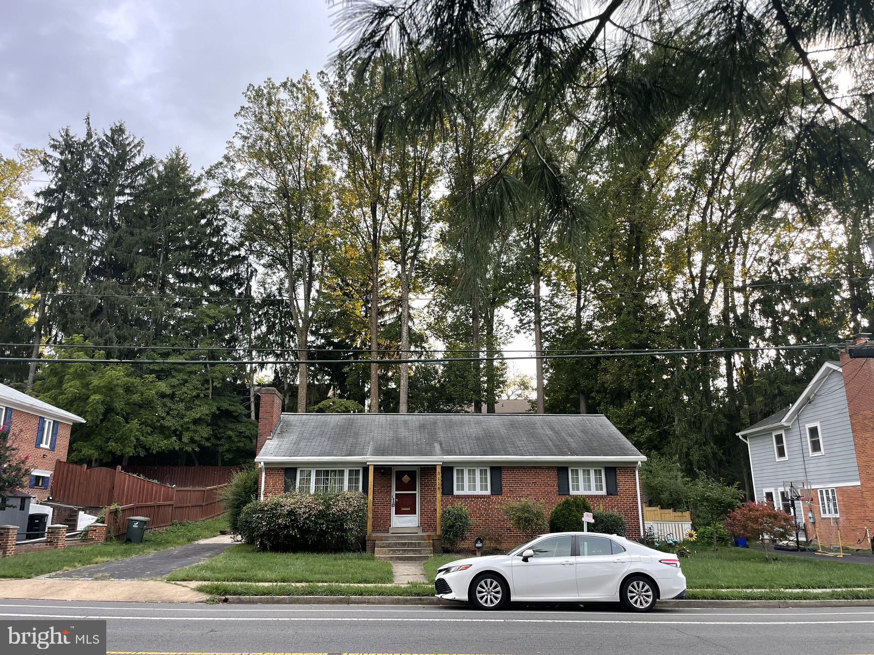 CRESCENT HILLS - Residential