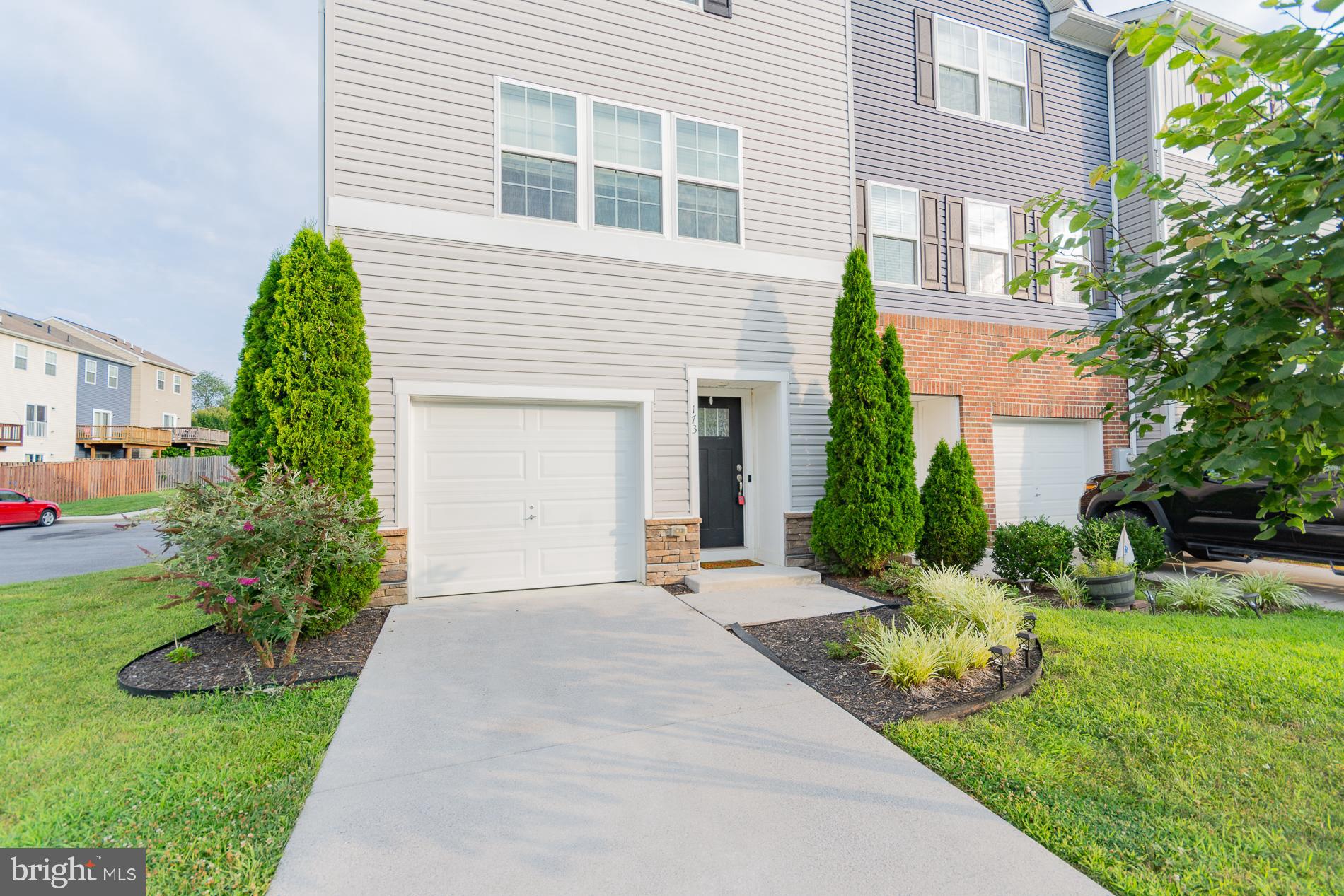 BERKELEY RIDGE - Residential