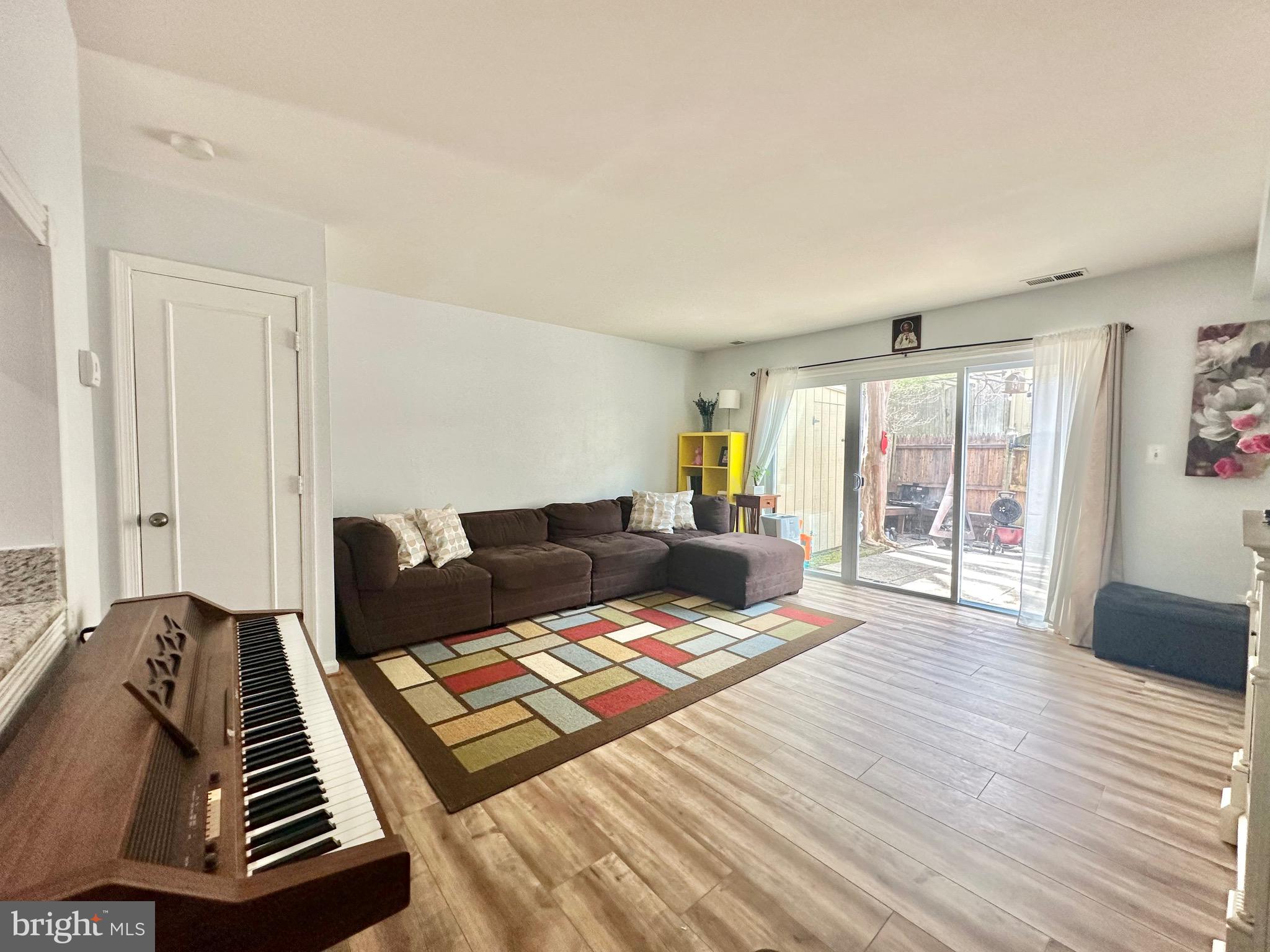 CARDINAL FOREST - Residential Lease