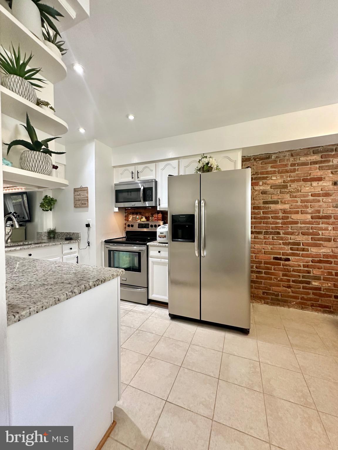 CARDINAL FOREST - Residential Lease