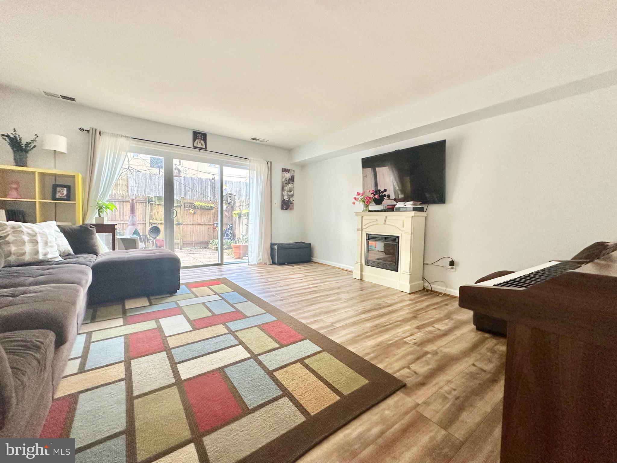 CARDINAL FOREST - Residential Lease