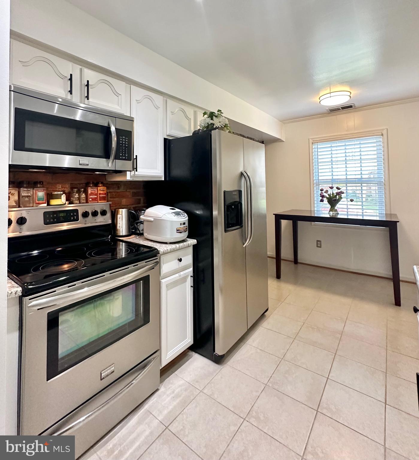 CARDINAL FOREST - Residential Lease