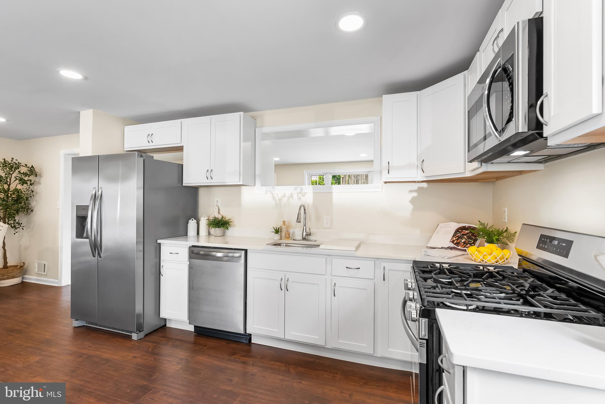 ARUNDEL GARDENS - Residential