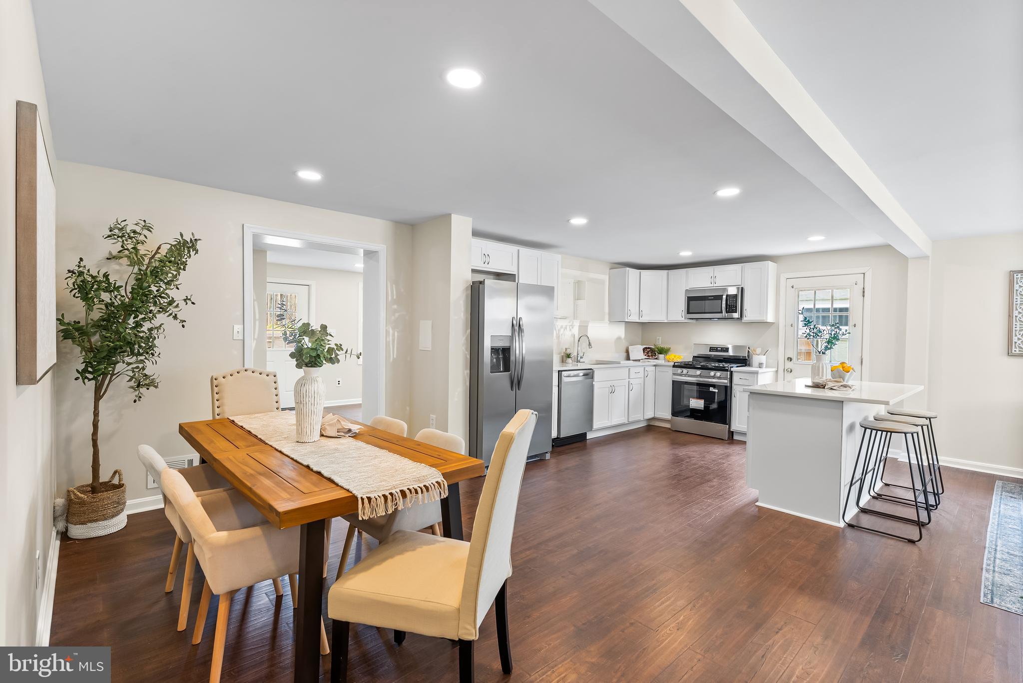 ARUNDEL GARDENS - Residential