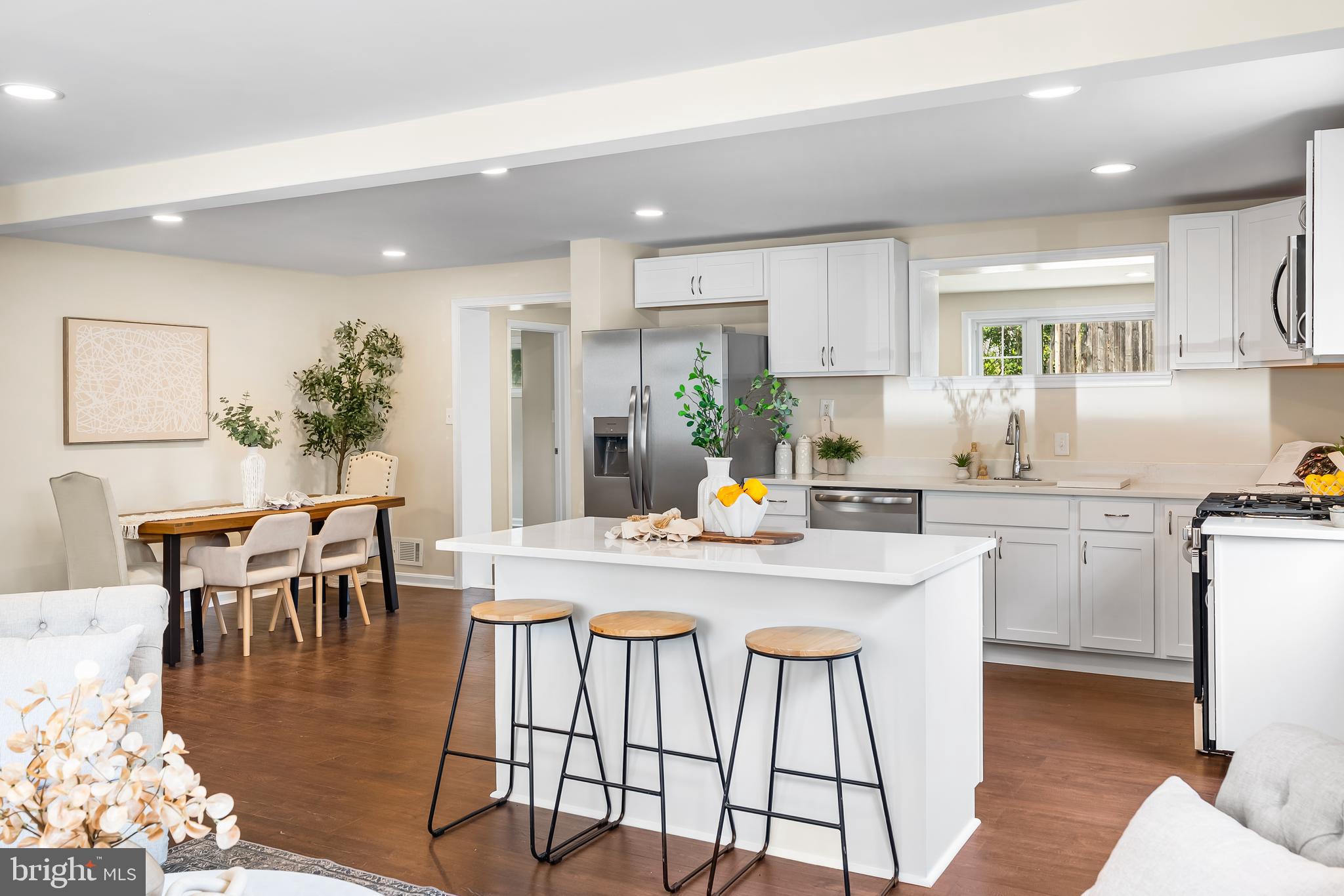 ARUNDEL GARDENS - Residential