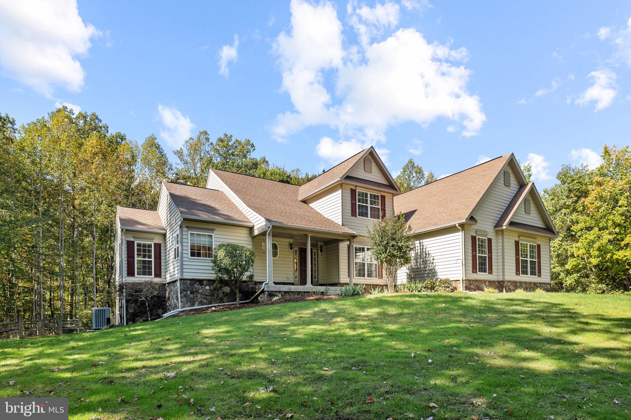 285 GENTLE BREEZE CIRCLE